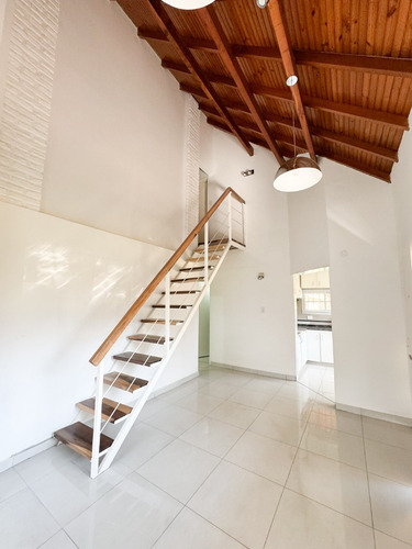 Casa En Venta Reciclada A Nuevo! En Exaltación De La Cruz