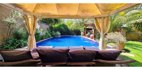 Casa En Venta En Lo Barnechea