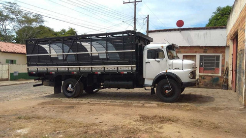 Imagem 2 de 11 de Mercedes 1113