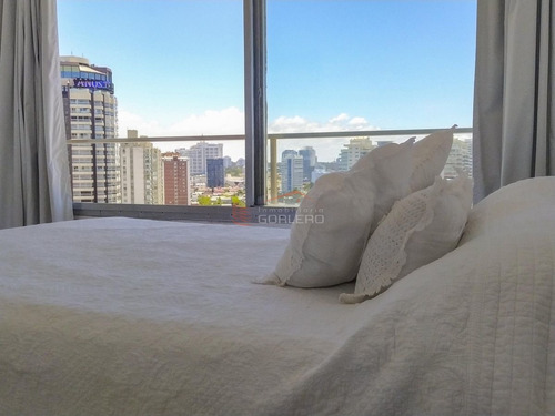 Imagen 10 de 18 de Apartamento En Venta En Peninsula - Punta Del Este - Piso Alto!