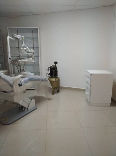 Imagen 12 de 14 de Local Comercial En Centro Diagnóstico Del Norte Ubicado En Urb. Las Quintas De Naguanagua
