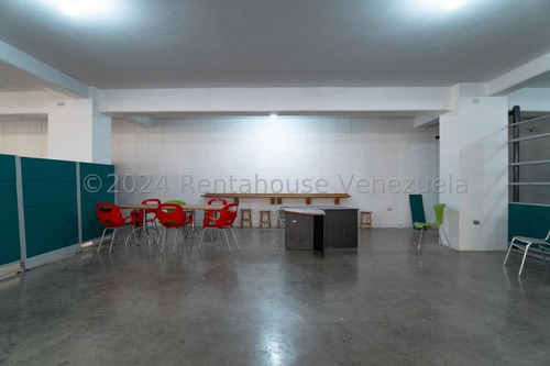 Edificio Comercial En Venta Mls #24-17255