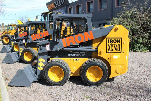 Mini Cargadora Iron Xc740