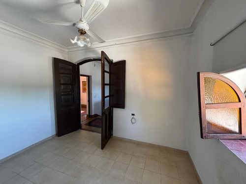 Se Vende Casona - Av. Ocampo, Zona Oeste, 7 Amb.