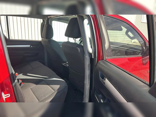 Toyota Hilux 4x4 2.8 D Sr Mt
