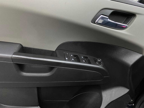 Imagen 11 de 15 de Chevrolet Sonic 2017 1.6 Lt At