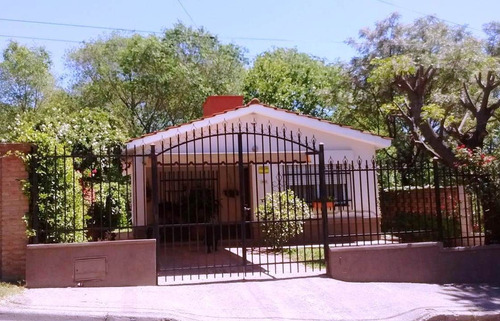 Casa En Venta En Villa Carlos Paz, Con Gas Natural