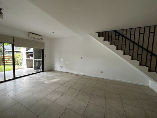 Imagen 2 de 20 de Venta - Duplex 3 Ambientes Con Cochera En Barrio Naturessa Ezeiza