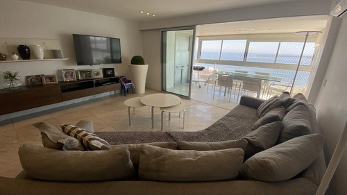 Apto, Vista Al Mar, Parrillero Propio, 3 Dorm Mas Servicio