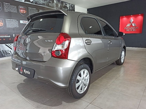 Toyota Etios Hatch X Plus 1.5 (aut) (flex)