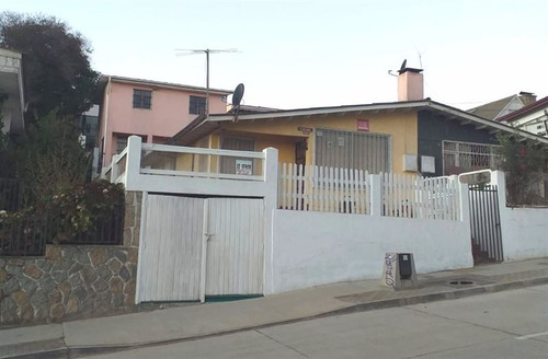 Se Vende Terreno Con 2 Casas En El Quisco