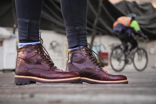 Botas color vino hombre sales