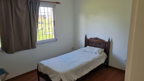 Casa En Venta - 3 Dormitorios 3 Baños - Cocheras - 2.125mts2 - Poblet, La Plata