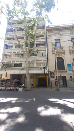 Imagen 3 de 6 de Playa De Estacionamiento Frente A Plaza San Martín