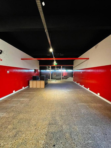 Imagen 5 de 10 de Galpon/local En Alquiler De 230m2 - Avellaneda