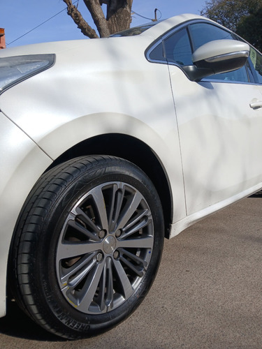 Peugeot 208 1.6 Feline