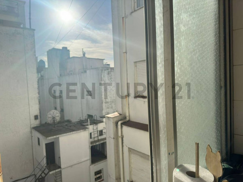 Excelente Departamento De 3 Ambientes Sobre Avenida Colon Id
