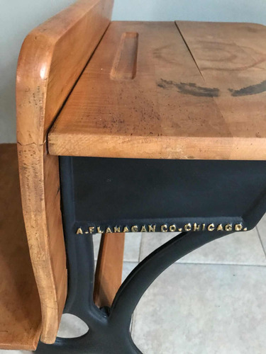 Antiguo Pupitre Escolar Fabricado En Hierro Fundido !!! (Usado)