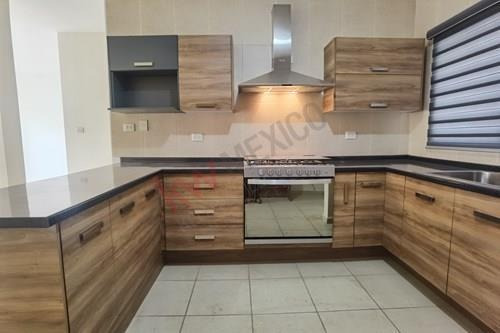 Imagen 3 de 25 de Casa De 4 Recamaras Con 4 Baños Completos Muy Amplia $12,000
