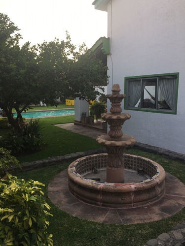 Imagen 5 de 14 de Residencia En Venta Con Jardín Y Alberca