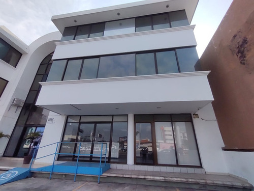 Oficinas En Renta En Veracruz Sobre Boulevard Ruiz Cortines Boca Del Río, Ver.