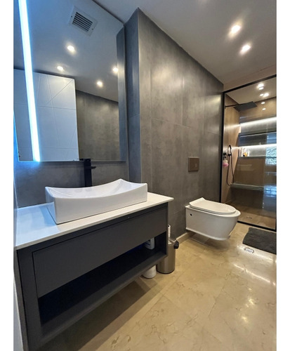 En Venta Apartamento Remodelado En Lomas De Las Mercedes