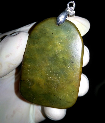 Colgante Jade Tallado En Kwan Yin Con Agarre De Plata 925