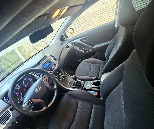 Hyundai Elantra 1.6l