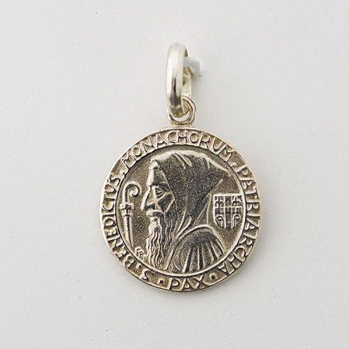 Medalla Religiosa De San Benito En Plata