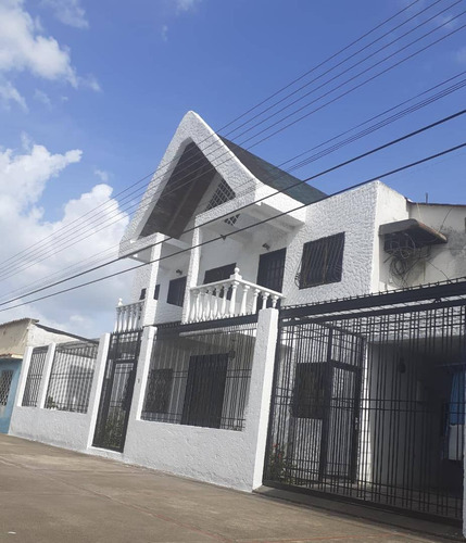 Imagen 2 de 6 de Se Vende Quinta Ubicada En Sector Campos Obrero Ve02-1215sc-mche