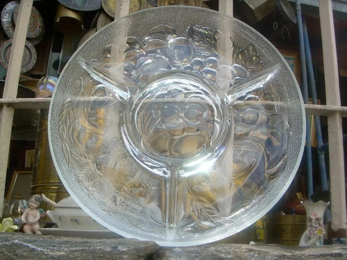 Pasapalera De Cristal Con Relieve De Dibujos En Buen Estado 