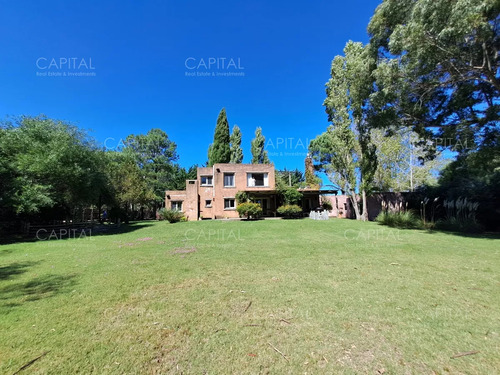 Casa A La Venta De 3 Dormitorios En Punta Del Este Con Un Magnífico Terreno De 3000 Mts2