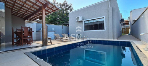 Imagem 2 de 26 de Casa De Alto Padrão Com Arquiterura Moderna, Quintal E Piscina No Jardim Mariléia, Rio Das Ostras - Ca0336