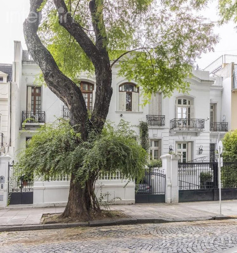 Casa De 8 Amb., Con Piscina Y 3 Cocheras. Belgrano - Venta