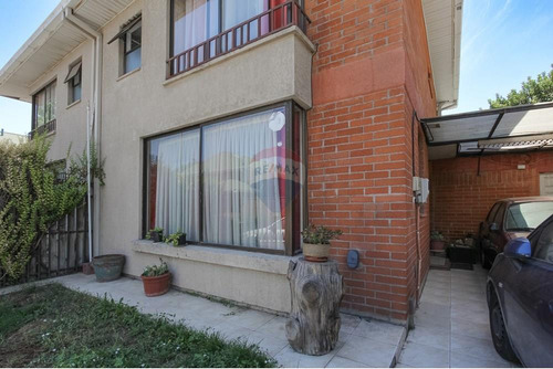 Casa En La Florida: Espacio Y Comodidad