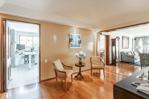 Apartamento En Venta En El Chicó. Cod V19948