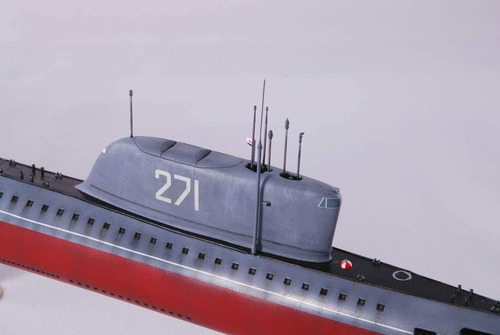 Submarino Nuclear Soviético K-19 - Escala 1:350 Zvezda 9025
