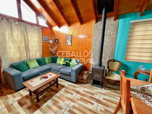 Casa En Venta De 7 Dorm. En Quilpué