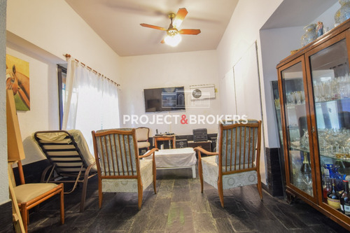 Casa En Venta En Castelar