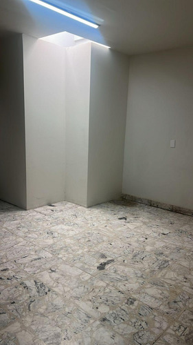 Local O Oficina Comercial En El Centro, Lagos De Moreno, Jal. Uso Comercial