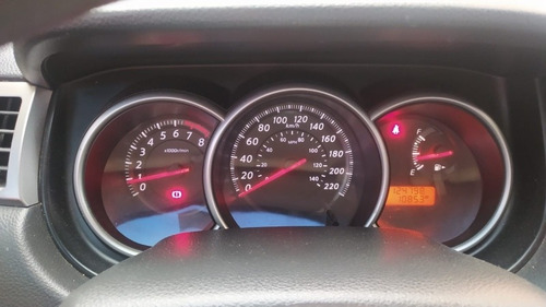 Imagem 6 de 10 de Nissan Tiida 2013 1.8 S Flex 5p