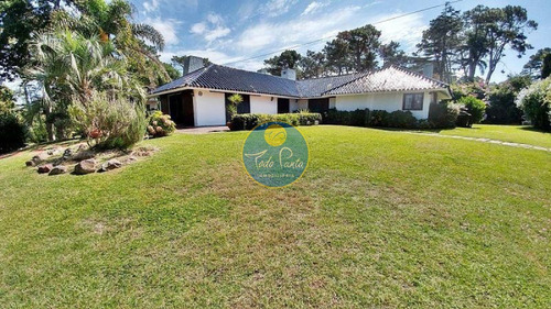 Hermosa Casa En Venta En Playa Mansa- Ref: 5929