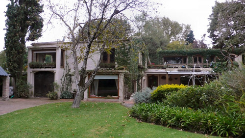 Casa  En Venta Ubicado En Santa Rita, San Isidro, G.b.a. Zona Norte