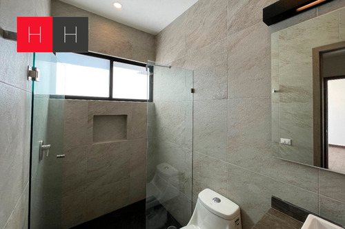 Casa En Venta En Lomas De Angelópolis I