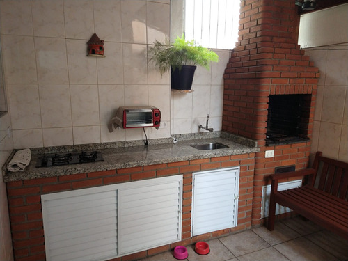 Imagem 3 de 4 de Casa De 4 Quartos, Sendo 1 Suite, Um Banheiro Social, Lavab/