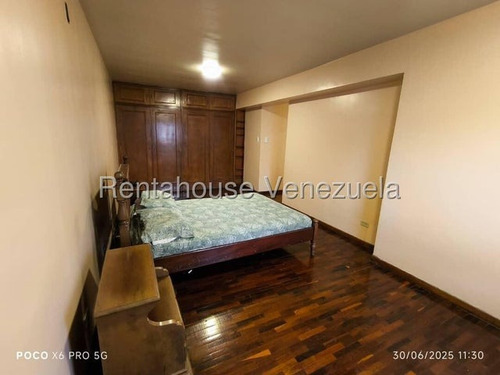 Amplio Apartamento Alquiler. Urb.colinas De Quinta Altamira.
