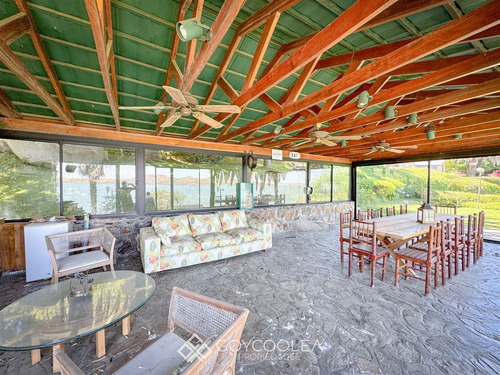 Casa En Venta De 4 Dorm. En Las Cabras