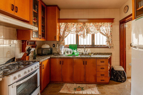 Imagem 14 de 24 de Casa Com 3 Dormitórios À Venda, 250 M² Por R$ 600.000,00 - Hamburgo Velho - Novo Hamburgo/rs - Ca3747