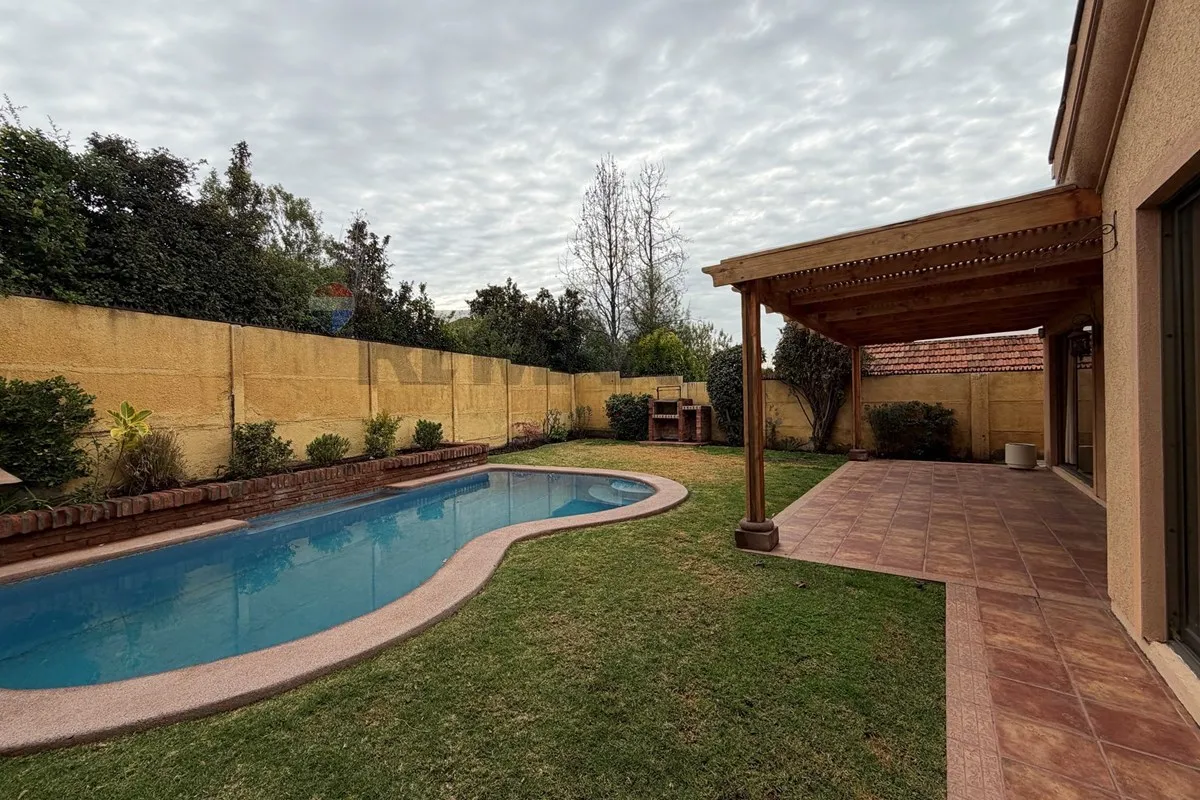 Imagen 4 de 28 de Estupenda Casa S.carlos Apoquindo 4d+3b Piscina