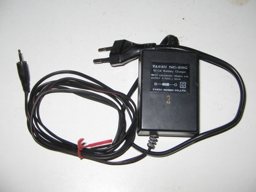 Cargador O Transformador Marca Yaesu Japon Modelo Nc28c